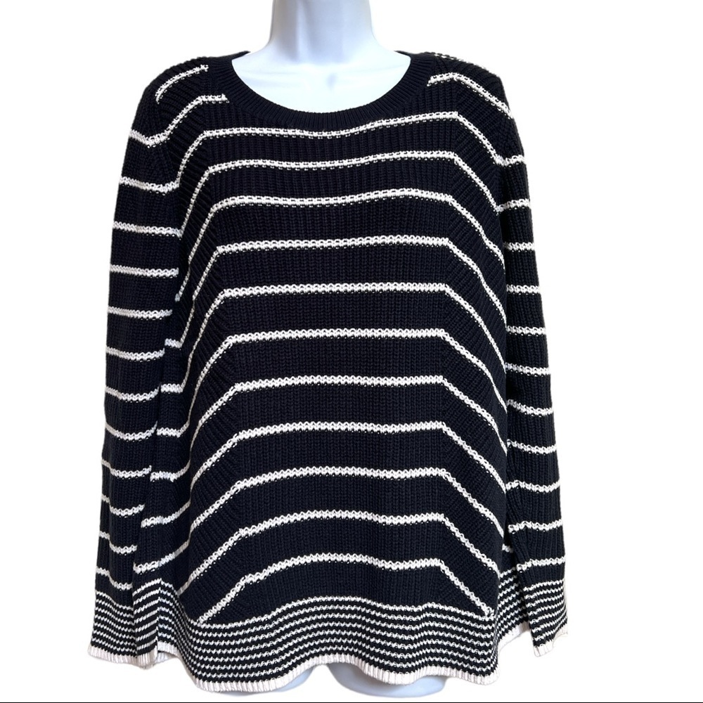 Loft Women’s Sweater Navy blue & White Striped Size L Relaxed‎ Sweater